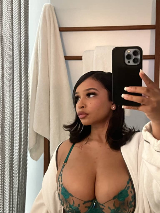 Salut mes amours je suis dispo pour vous satisfaire