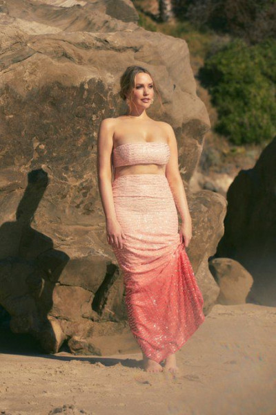 Sono disponibile per sesso a pagamento.