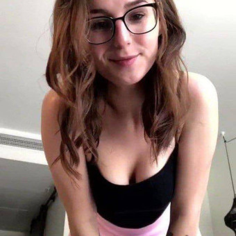 Sono disponibile per sesso a pagamento.