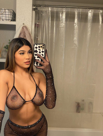 Bella bionda sexy😍 di passaggio nella tua città per farti vibrare con tutte le sensazioni forti.🥰  Whatsapp: +393508325284