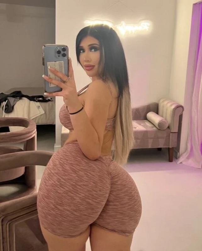 Sono disponibile ora per sesso tabù 🥰