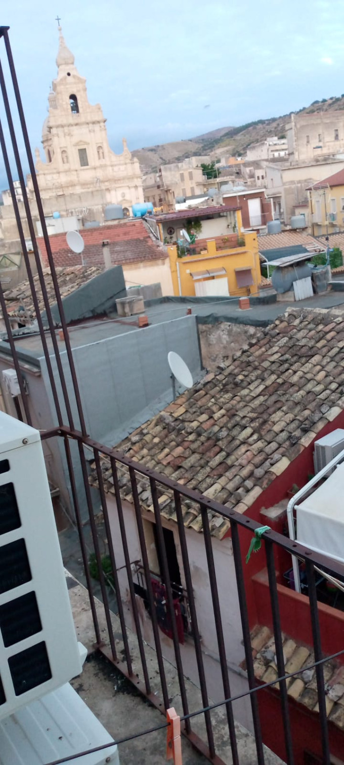 Donna calda disponibile per appuntamenti piccanti senza