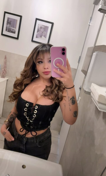 Hosana, una donna calda e provocante per i tuoi desideri Sessuale🇮🇹😍!