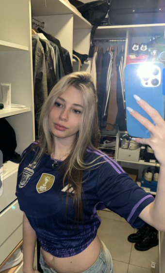Sono disponibile ora per una bella scopata 🥰♥️🥰