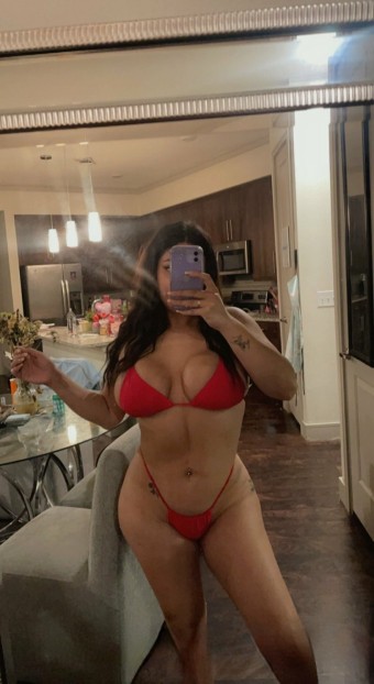 Ragazza escort disponibile per incontri sessuali a pagamento senza problemi Ragazza escort disponibile per incontri sessuali a pagamento senza problemi