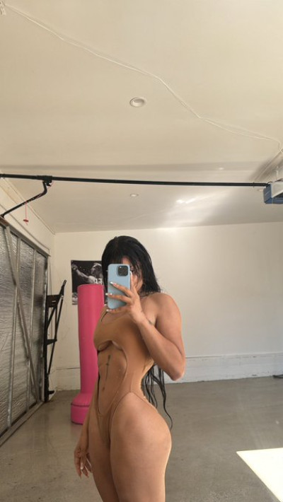Sono una donna single disponibile per una rapporto sessuale ma è pagamento quindi sei interessato