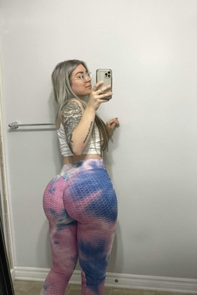 Sono disponibile per piani sensuali