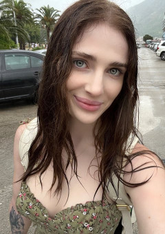 Sono un'escort seriamente sincera e disponibile per un buon piano sessuale a pagamento che ti interessi🌹