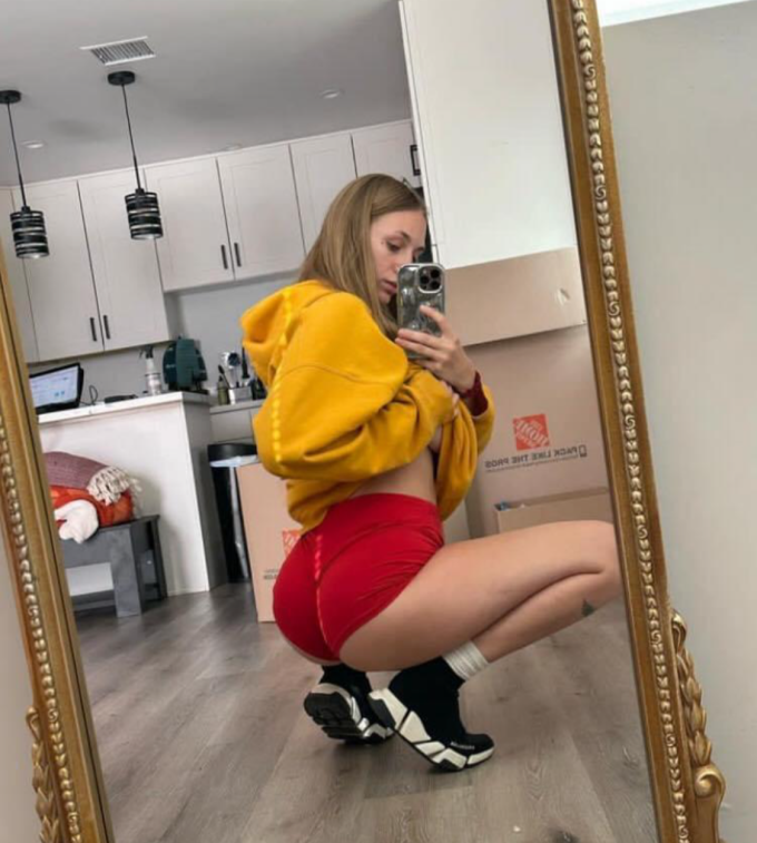 SONO PRONTO A DIVERTIRMI CON TE🫦🍌🍆