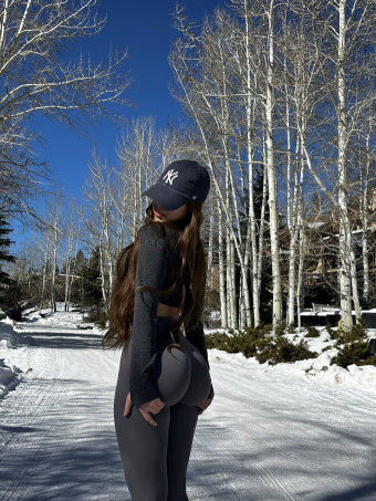 Hello Kitty ragazza disponibile ora riceve mentre mi muovo Hello Kitty ragazza disponibile ora riceve mentre mi muovo