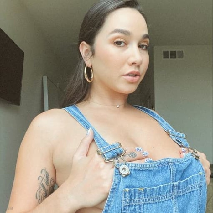 Sono una donna single disponibile per una rapporto sessuale ma è pagamento quindi sei interessato
