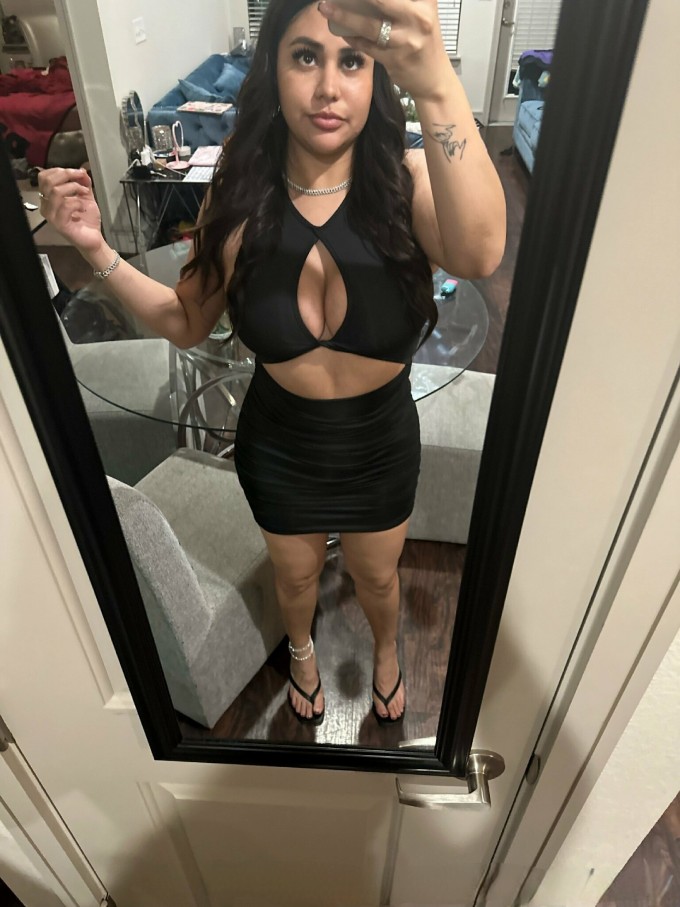 Ragazza escort disponibile per incontri sessuali a pagamento senza problemi