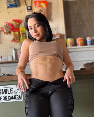 Sono una donna disponibile per incontri specializzati e sessuali. Sono a tua disposizione per tutti i tuoi progetti sessuali. Contattami in qualsiasi momento.