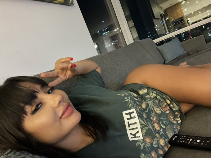 Sono una donna single disponibile per una rapporto sessuale ma è pagamento quindi sei interessato