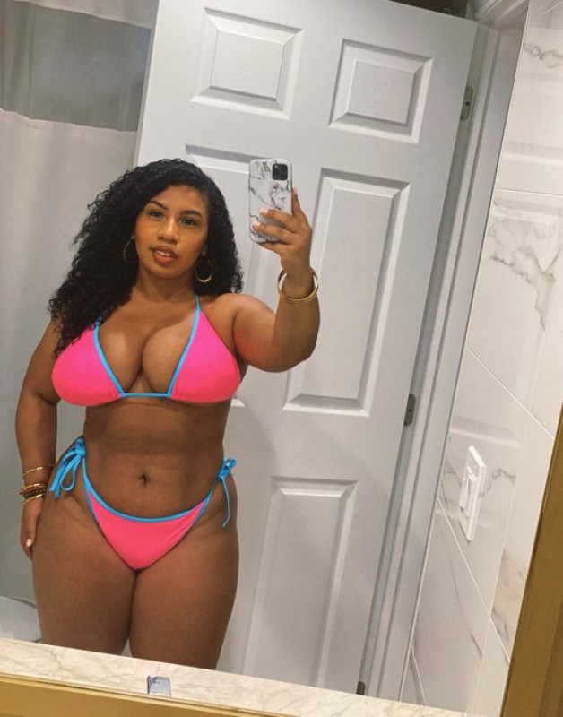 Sono disponibile; scrivimi direttamente su WhatsApp utilizzando il mio numero WhatsApp +22958503830