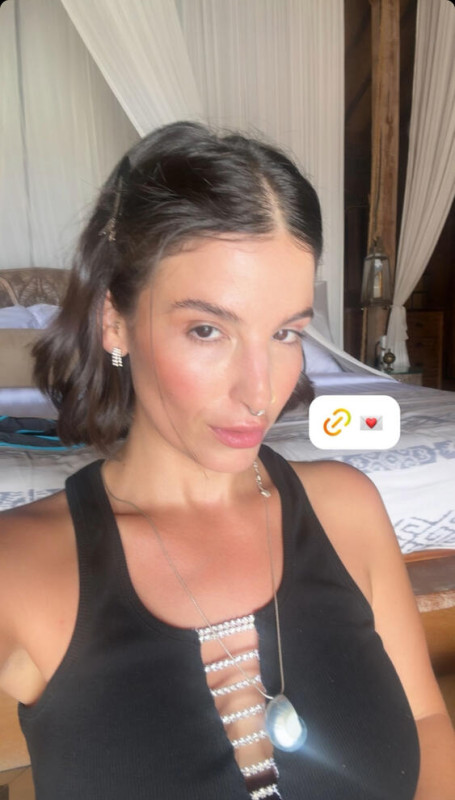 +33 7 80 94 83 62 Sono disponibile per incontri sensuali, scrivimi in privato