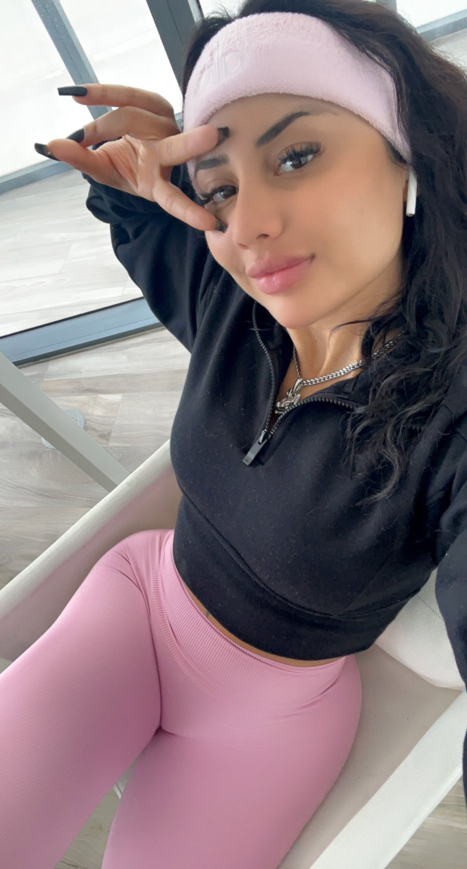 Ciao 👋 come stai 🥰🥰 mi chiamo lori e vivo da poco in Italia e sono felice di conoscerti ❤️😍