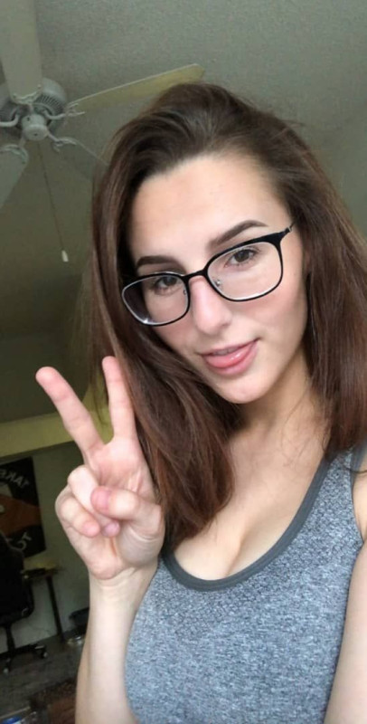 Sono disponibile per sesso a pagamento.