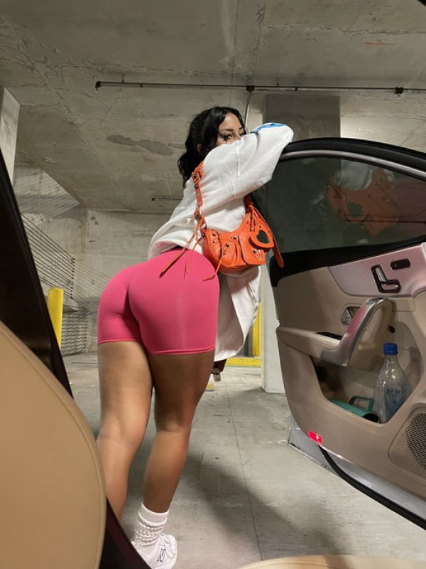 Ciao 😊 Ich suche net, freundliche Begegnungen! Bei Interesse melde dich gerne bei mir auf Télégramme : @vero8662 o Zangi: 1065277448