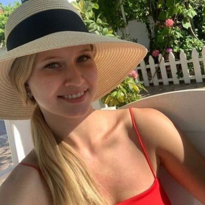Ciao amore mio🥰, godiamoci insieme un bel momento di piacere🔥👅, vieni a goderti tutto il mio corpo, il mio grande culo🔥🔥 e il mio Anche io ho il mio  grand