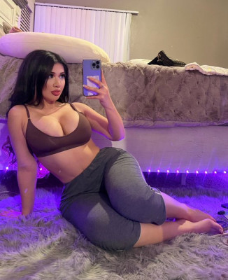Sono disponibile ora per sesso tabù 🥰