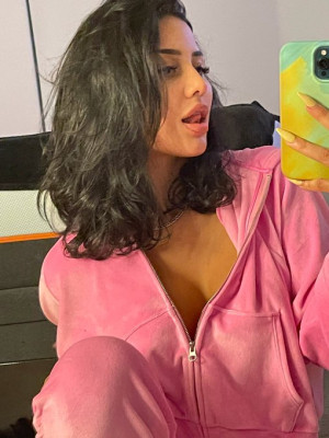 Sono una donna single disponibile per una rapporto sessuale ma è pagamento quindi sei interessato