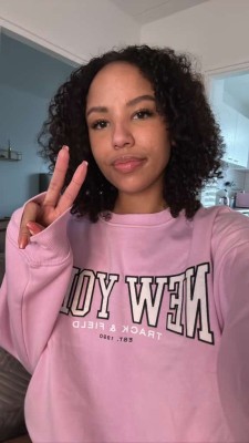 Sono disponibile per storie sessuali