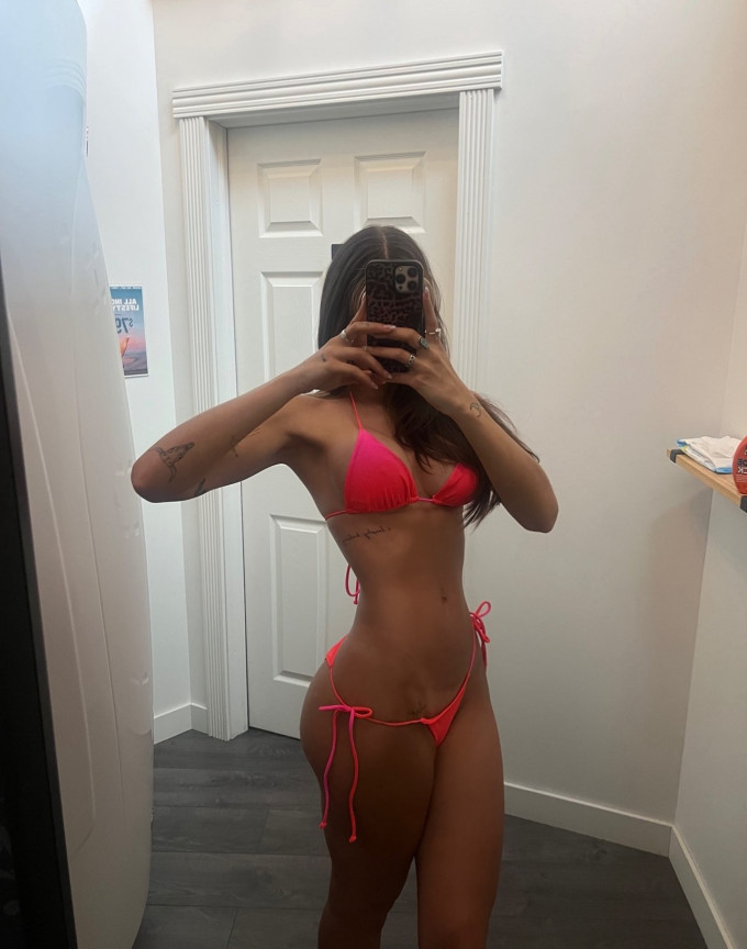 Ragazza calda pompino naturale