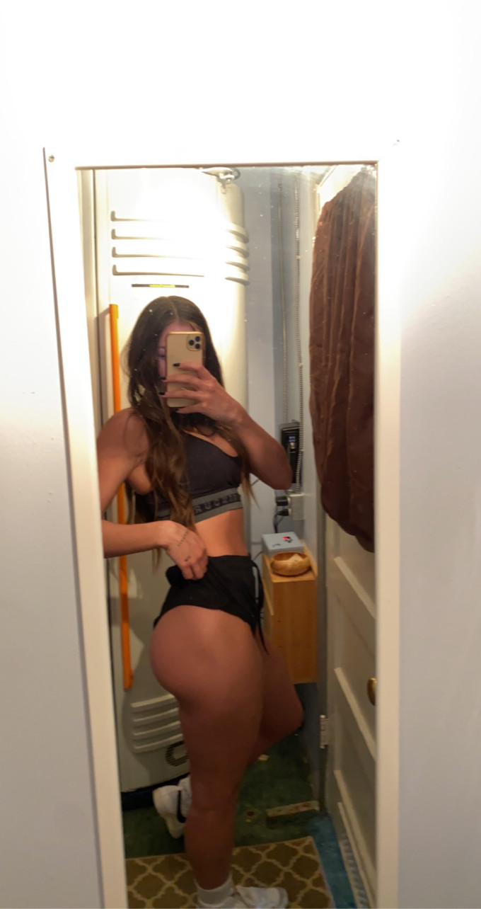 Ciao sono una brava spogliarellista, profilo reale, ragazza affascinante