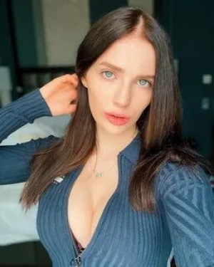 Sono disponibile per il piano Sensuale, scrivimi in privato