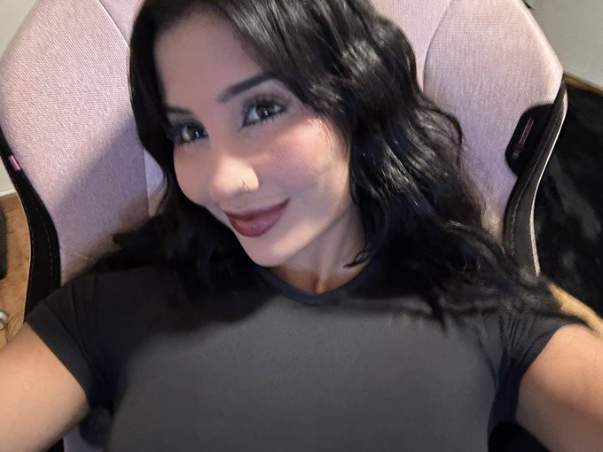 Sono una donna single disponibile per una rapporto sessuale ma è pagamento quindi sei interessato