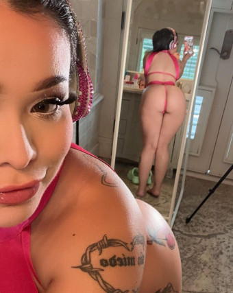 Hosana, una donna calda e provocante per i tuoi desideri Sessuale🇮🇹😍! Hosana, una donna calda e provocante per i tuoi desideri Sessuale🇮🇹😍!