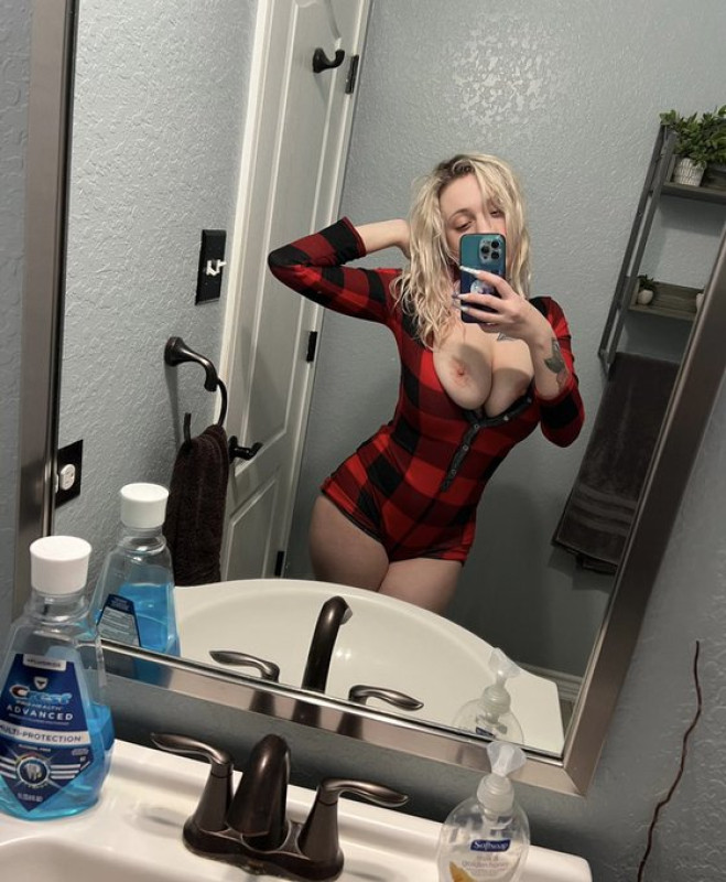 Disponible pour un bon moment de massages 💋 😘 ❤️