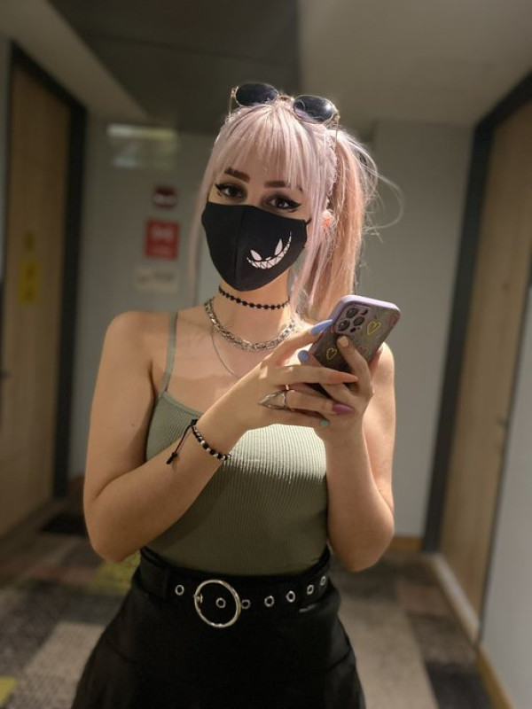 Sono disponibile per incontri sessuali 😘