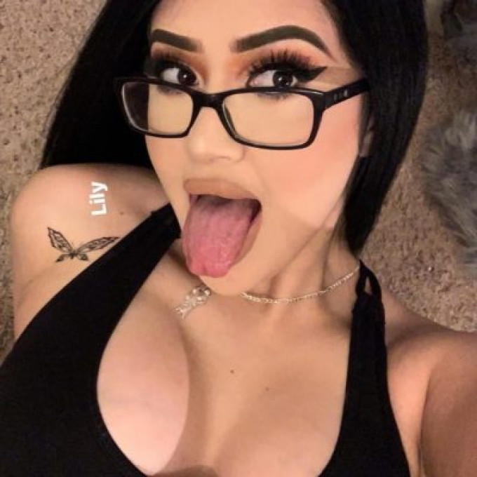 Sono disponibile ora per sesso tabù 🥰