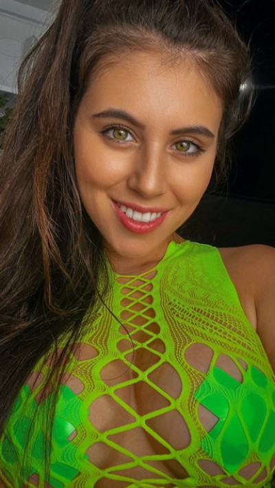 Sono una ragazza romantica e cerco un principe azzurro e soprattutto serio e onesto Sono una ragazza romantica e cerco un principe azzurro e soprattutto serio e onesto