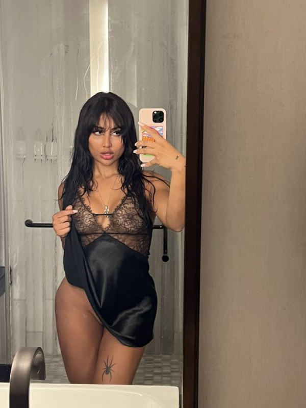 Sono una donna single disponibile per una rapporto sessuale ma è pagamento quindi sei interessato
