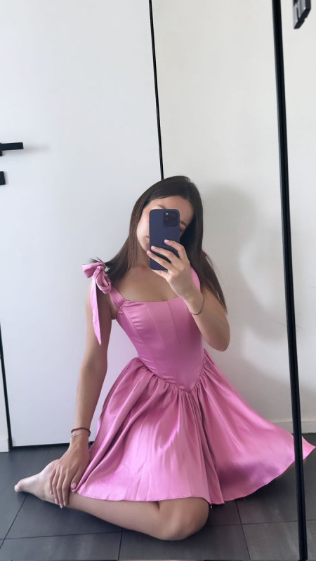 Sono disponibile ora per sesso tabù 🥰