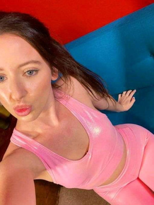 Ciao sono disponibile tutta la notte per momenti eccitanti senza grattacapi😍🍑🍆