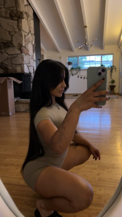 Ciao 😊 Ich suche net, freundliche Begegnungen! Bei Interesse melde dich gerne bei mir auf Télégramme : @vero8662 o Zangi: 1065277448