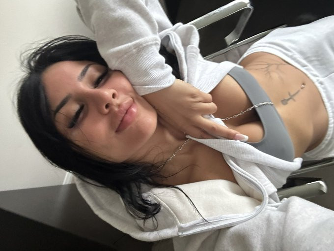 Sono una donna single disponibile per una rapporto sessuale ma è pagamento quindi sei interessato
