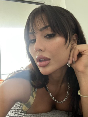 Sono una donna single disponibile per una rapporto sessuale ma è pagamento quindi sei interessato