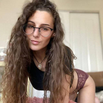Sono disponibile per sesso a pagamento.