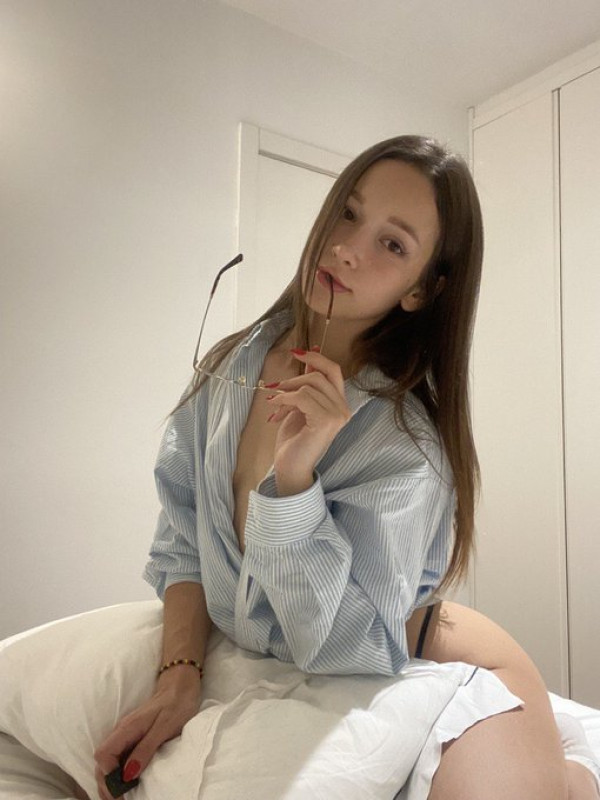 Sono disponibile ora per sesso tabù 🥰
