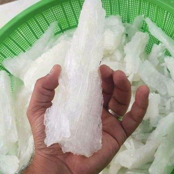 Vendo prodotti come erba, prodotti per cucinare, metanfetamine, viagra, farmaci, lubrificanti, preservativi ecc...