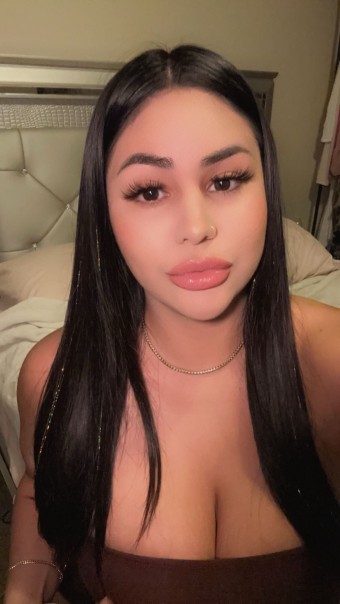 Ragazza escort disponibile per incontri sessuali a pagamento senza problemi