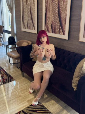 Disponible maintenant pour un bon moment de massages service illimité satisfaction garantie ❤️ 🥰 🥒
