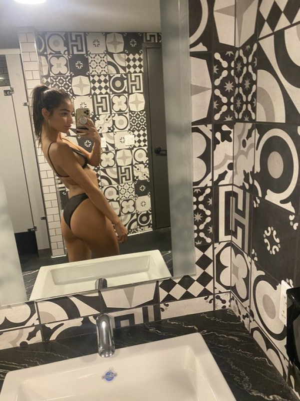 Ciao amore mio🥰, godiamoci insieme un bel momento di piacere🔥👅, vieni a goderti tutto il mio corpo, il mio grande culo🔥🔥 e il mio Anche io ho il mio  grand..https://t.me/Clotilde67