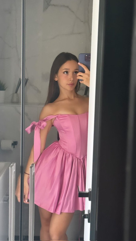 Sono disponibile ora per sesso tabù 🥰