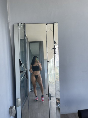Sono una donna single disponibile per una rapporto sessuale ma è pagamento quindi sei interessato